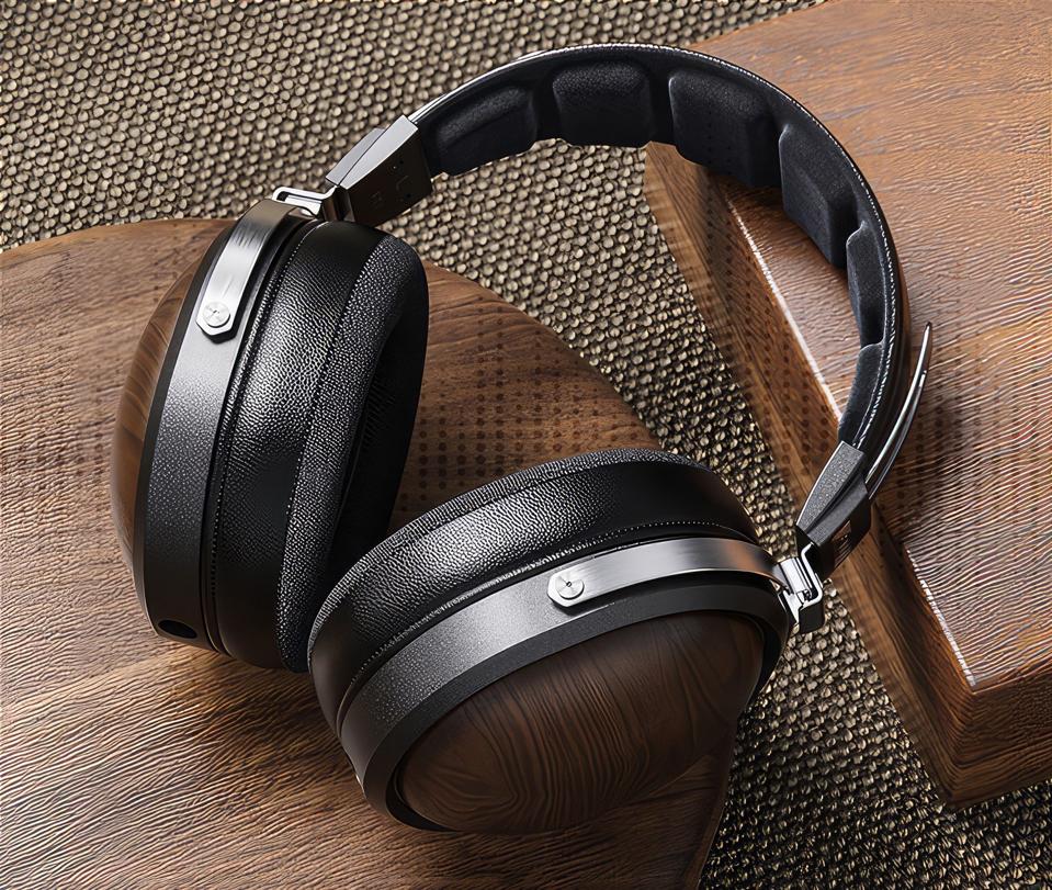 Fiio FT1 Review: Natural Sound and Timeless Design in a Closed-Back Headphone