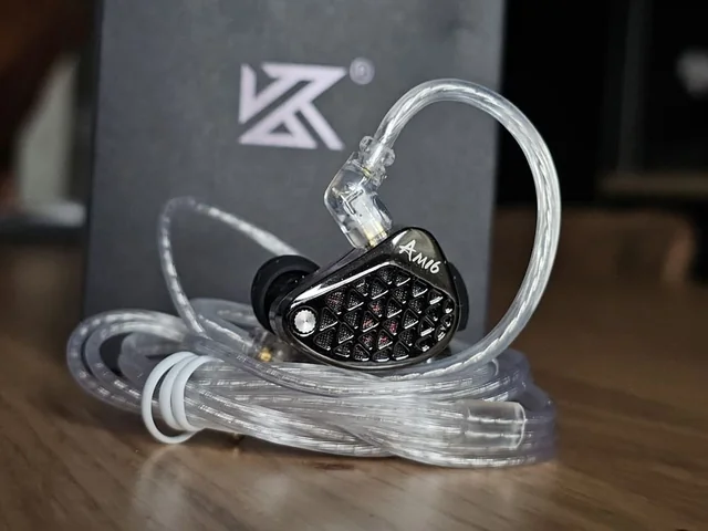 KZ AM16 with cable