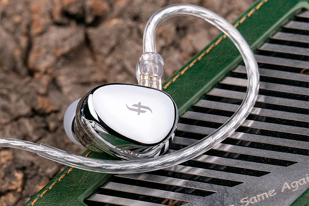 Simgot EA500 Review: Affordable Brilliance with Customizable Tuning